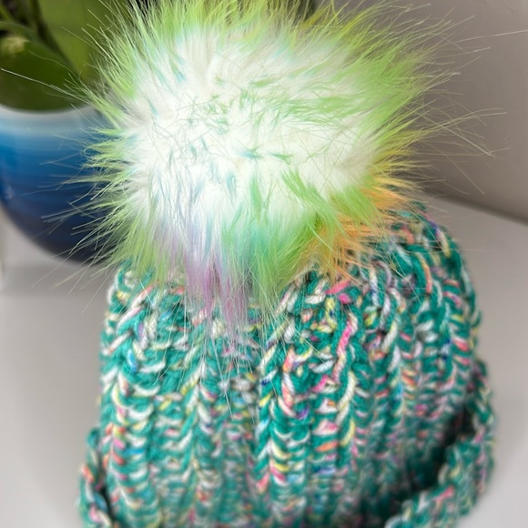 Chunky Ribbed Crocheted Beanie with Faux Fur Pom Pom child ombre teal rainbow - Picture 2 of 6